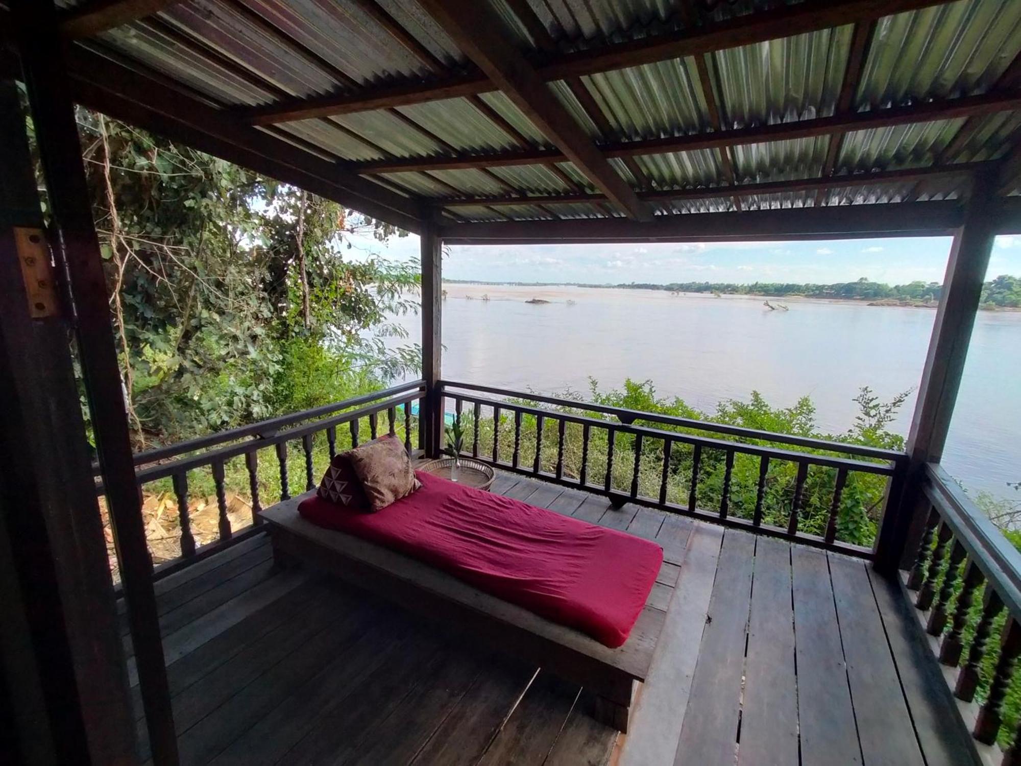 Pomelo Restaurant And Guesthouse - Fishermen & Tammarine Cottages Riverfront - Experience Nature, Culture And Adventure & Tailor-Made Tour Ban Khon Exterior foto