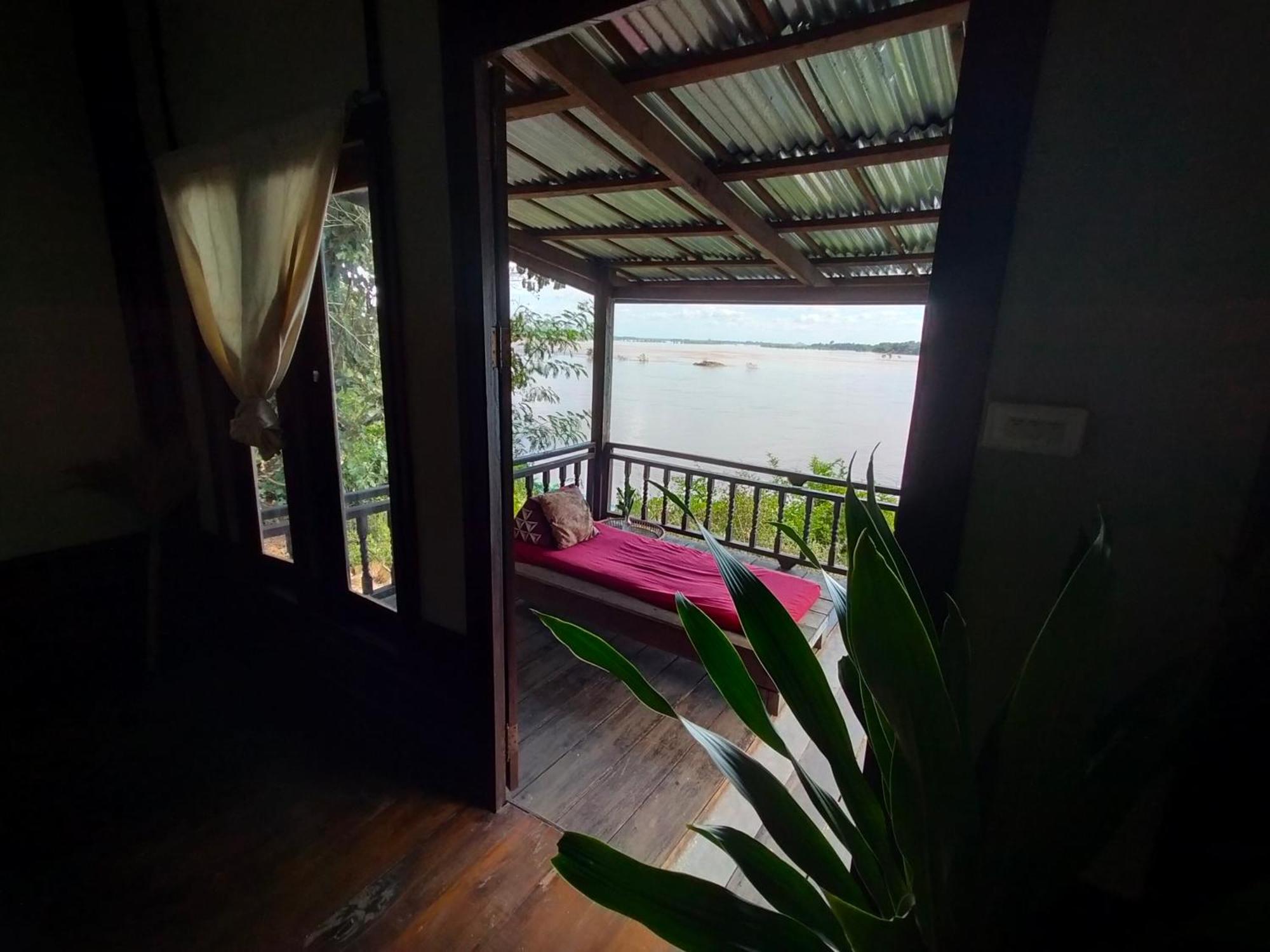 Pomelo Restaurant And Guesthouse - Fishermen & Tammarine Cottages Riverfront - Experience Nature, Culture And Adventure & Tailor-Made Tour Ban Khon Exterior foto